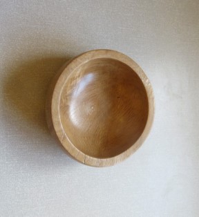 Small oak bowl by Geoff Christie